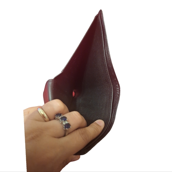 BLACK LV Epi Wallet for men - Picture 6 of 7